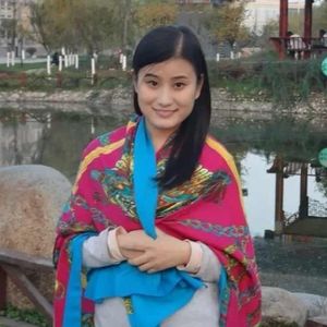 Meet your Posher, Hong